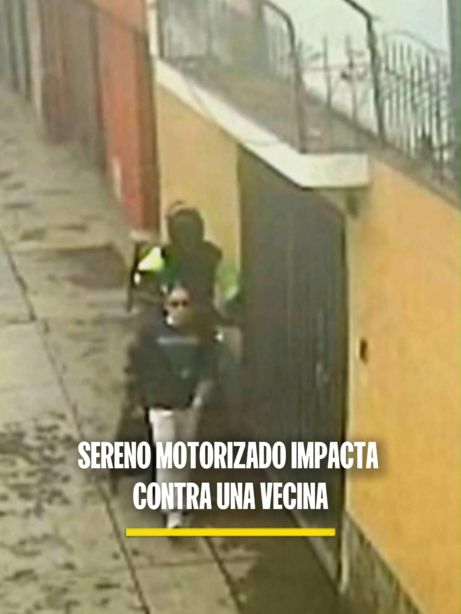 🔴Sereno motorizado impactó contra una vecina de San Juan de Miraflores que caminaba por la vereda. La municipalidad de dicho distrito emitió un comunicado en el que lamentaron el hecho y manifestaron poner al sereno a disposición de las autoridades para las investigaciones. 📌Más información en latinanoticias.pe