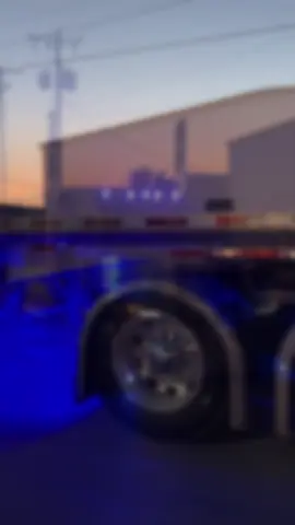 #trokerosperrones #anitalatrokera💓 #trokeradecalifornia🙋🏻‍♀️ #🚛🚛 #peterbilt 