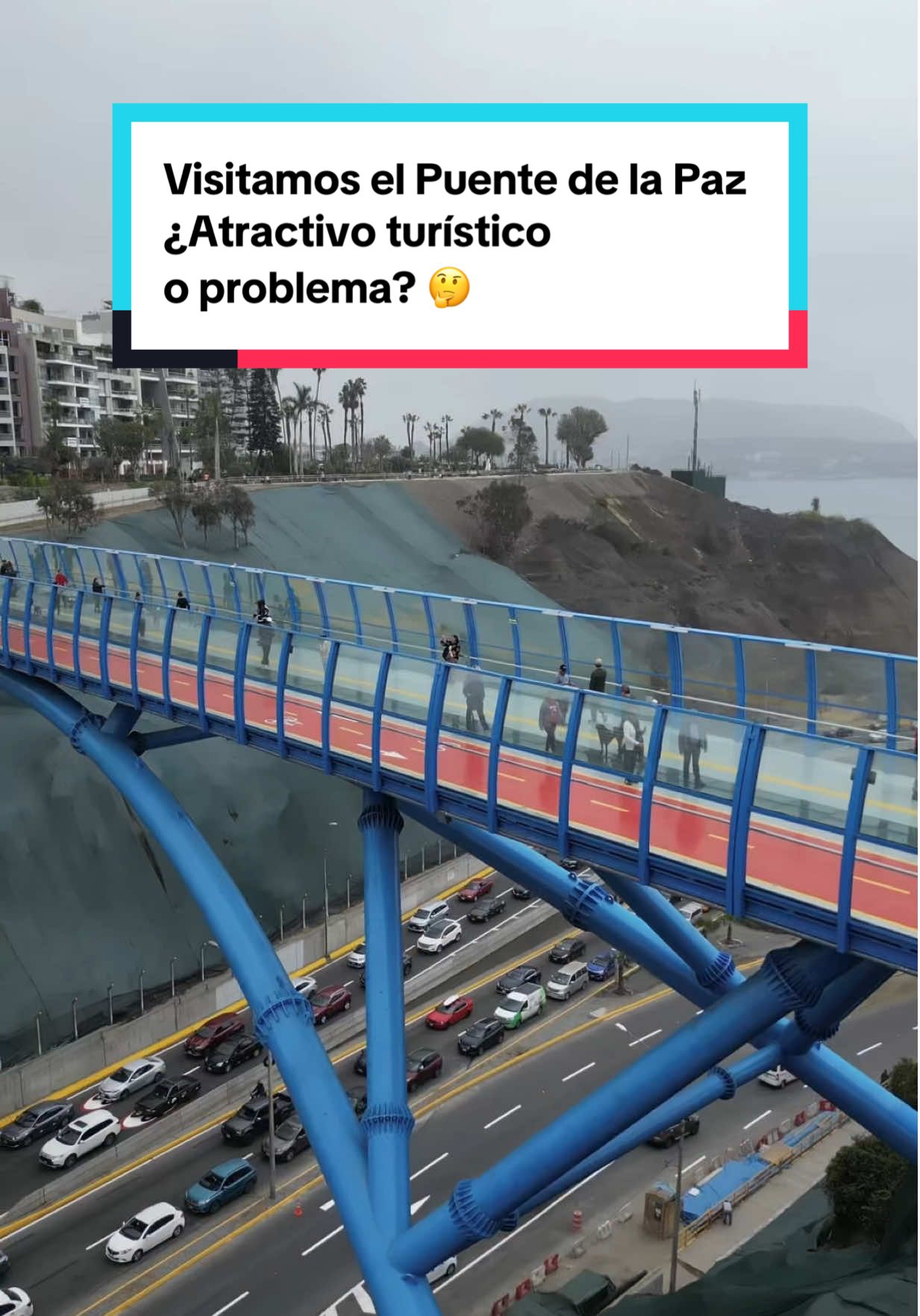Fuimos a conocer el recién inaugurado: “Puente de La Paz”, un nuevo puente turístico en Lima que incluso cuenta con una pasarela de vidrio para ver lo pasa debajo de el. 🚨Tiene reglas controversiales como: bajar de la bici y cruzar caminando por la ciclovía y quejas de los vecinos como: las luces que iluminan el puente por la noche y su color celeste. ▶️ Cuéntame, ¿ya lo visitaste? ¿Qué piensas de esta nueva obra en Lima?. #instagram #miraflores #barranco #puente #puentedelapaz  