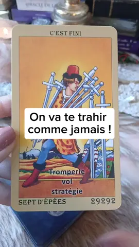 méfie toi de cette personne #medium #voyance #oracle #tarot #witch 