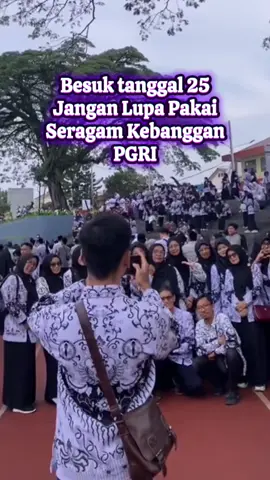 tanggal 25 pakai seragam PGRI