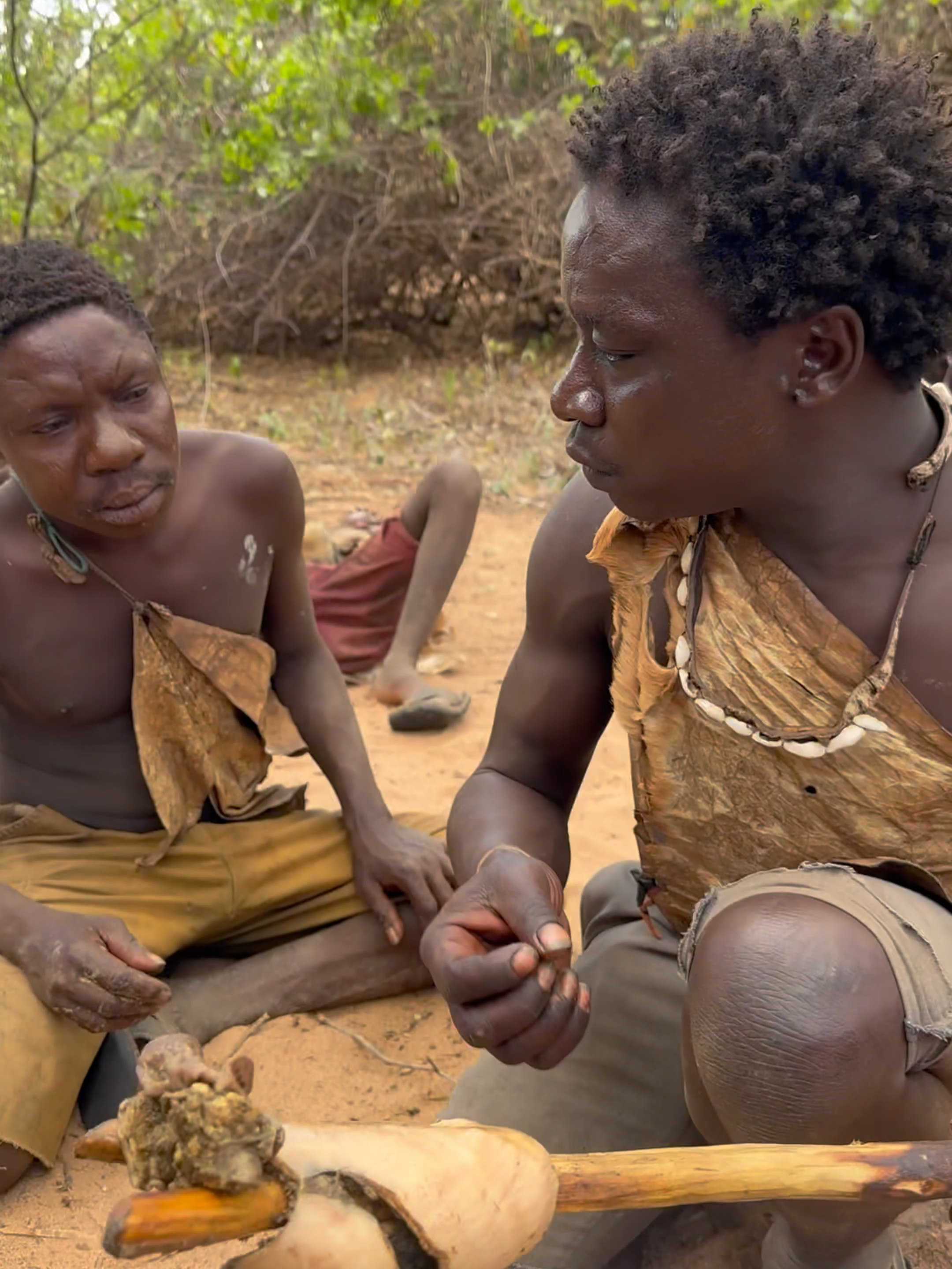 Hadzabe Tribe bushmen Dudukwe & Chabba always share everything like brothers as they grew up together in the nature 🥰