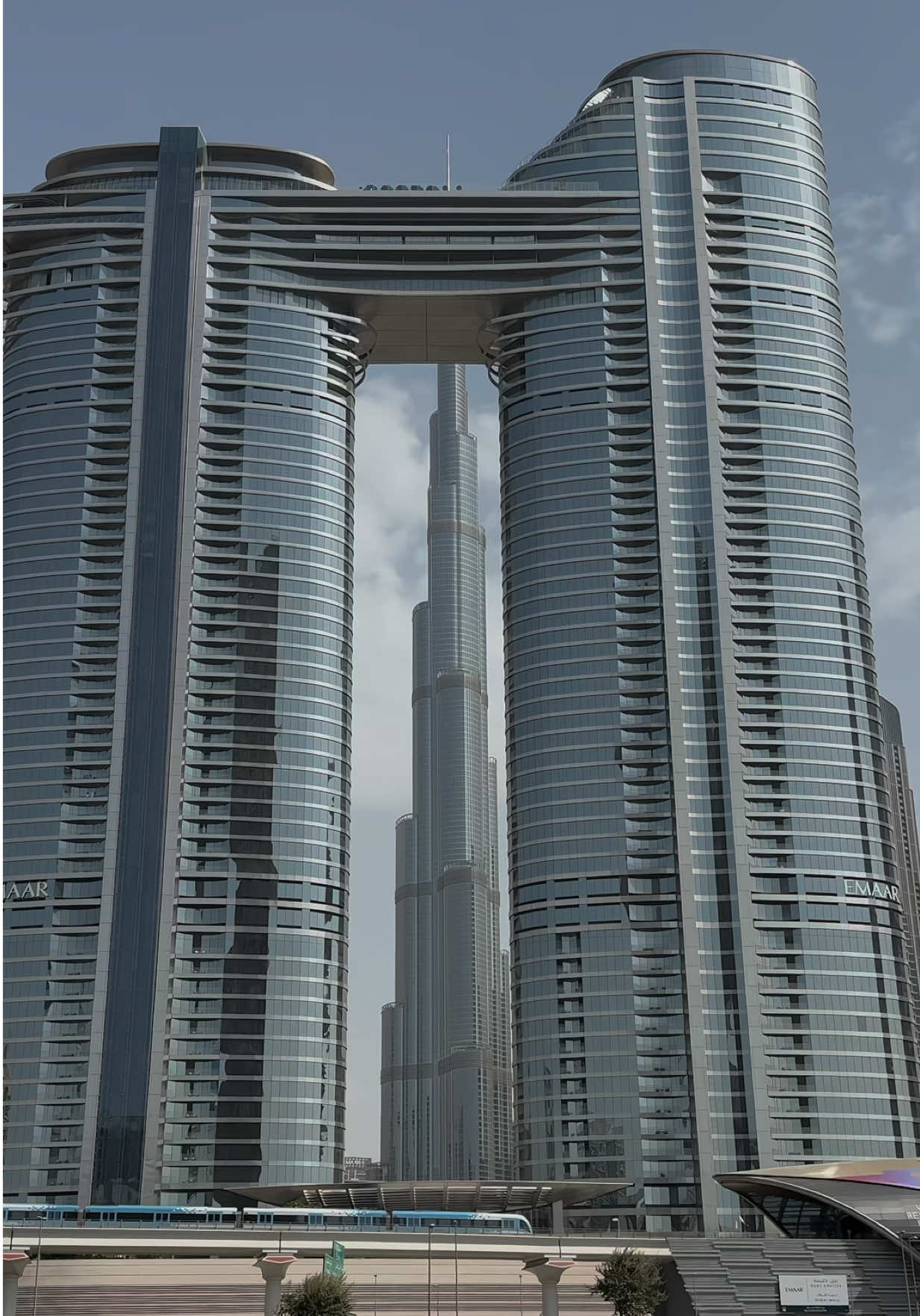 إني أمر دبي وعيوني تشوف وغارقه ✨🌆 #foryou #fyp #اكسبلورexplore 
