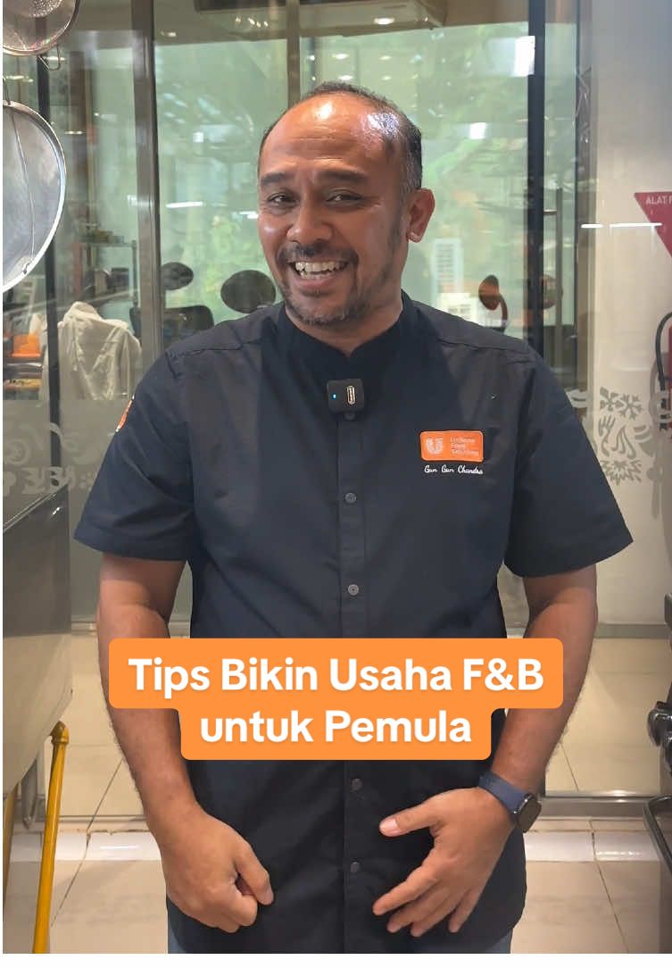 Jualan makanan gak cukup cuma enak. Banyak hal yang harus diperhatiin biar usaha gak cuma rame tapi juga berkembang.  Tapi, apapun itu yang terpenting dan yang paling utama sih mulai aja dulu!