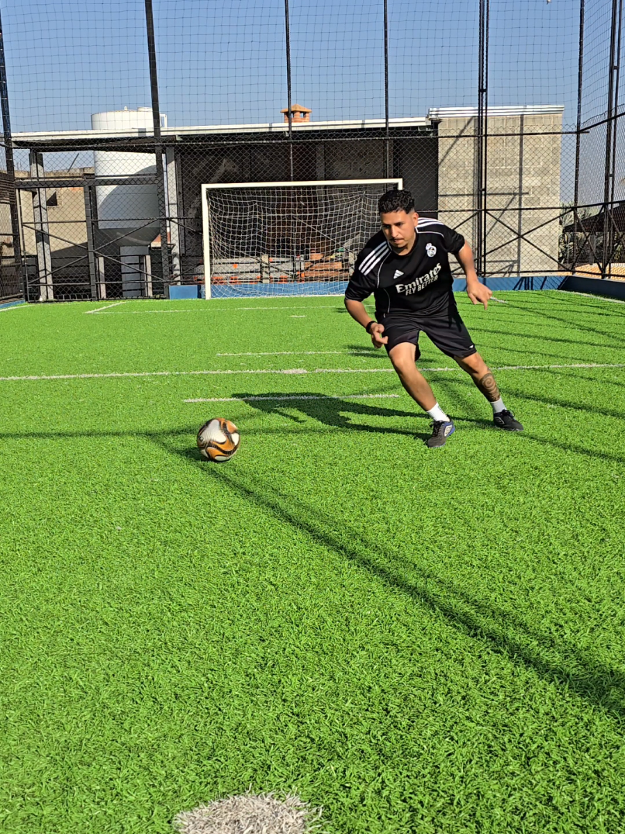 aprenda esse drible em 2 passos simples #drible #soccertiktok #futebol #fypp #skills 