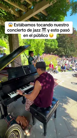 Taggea a tu amig@ que se baila hasta la sinfónica . . . #piano #latinjazz #flowerpiano #goldengatepark #queer 