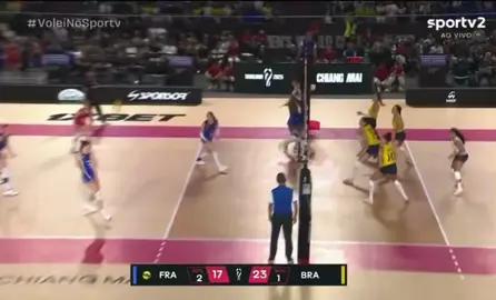 Diana no bloqueio monstrouso! #vaiprofycaramba #fyp #brasil #voleifeminino #mundial2025 