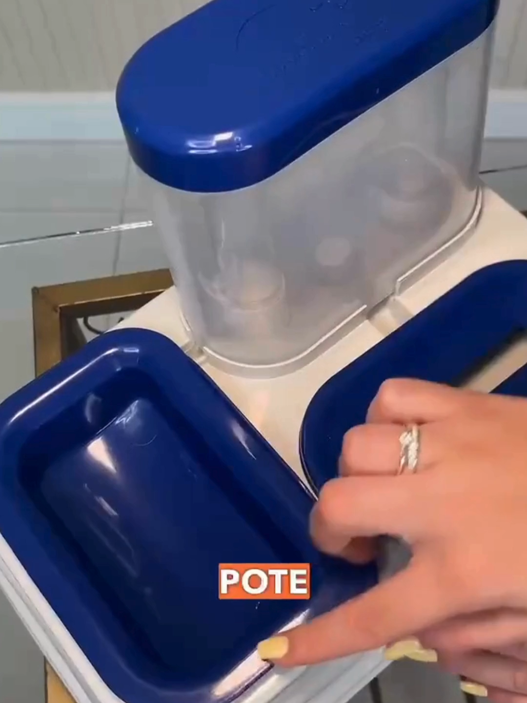 Comedouro e Bebedouro Para cães e Gatos 🐶🐱 Seu pet merece o melhor! O Comedouro e Bebedouro Solution MMA PET foi desenvolvido especialmente para cães e gatos de todos os tipos de pelo, garantindo mais conforto e saúde no dia a dia. ✔ Fácil de limpar ✔ Resistente ✔ Conforto para seu pet 👉 Garanta já o seu! Cionfira o ID do produto nos comentarios ou link na Bio!🔥 #vendasshopee #Promoção #OfertaEspecial #compra #lojaonline