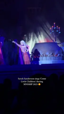 Sarah Sanderson sings ‘Come Little Children’ during MNSSHP 2025 🎃 #mnsshp #mickeysnotsoscaryhalloweenparty #disneycastlife #hocuspocus #disneyparks @Disney Parks 
