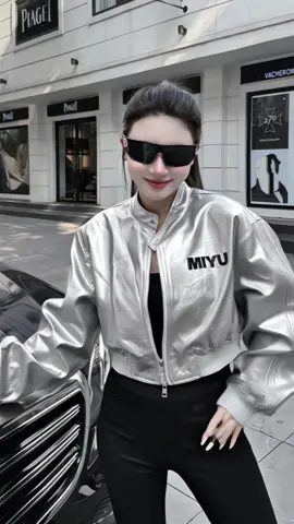 Áo khoác da bóng dáng lửng