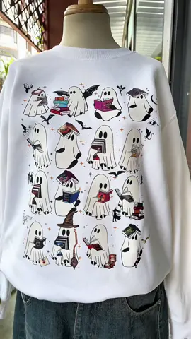 Fantasy booktok fans will love this sweatshirt for spooky season👻 #fantasybooks #throneofglass #fourthwing #acotar #hp 