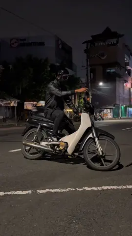 Masa iya pemain dimainin bre  #harleydavidson #lowrider #softail #nightride #harleydavidsonmotorcycle 