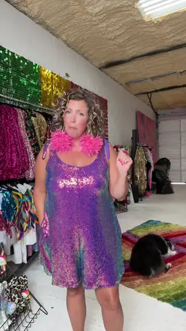 Sunday shoppies are hitting HARD #fringeandcompany #sequincaftan #dopaminedressing 