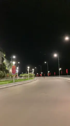 Hạ Long đêm trở gió #halong #luonlohalong #fyp #nhachaymoingay #langthangđườngphố 