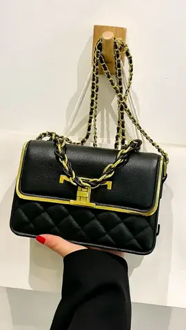 Tas Selempang Wanita Kulit.#taswanita #Tas Selempang Bling Fuji #tas #fyp #fyppppppppppppppppppppppp 