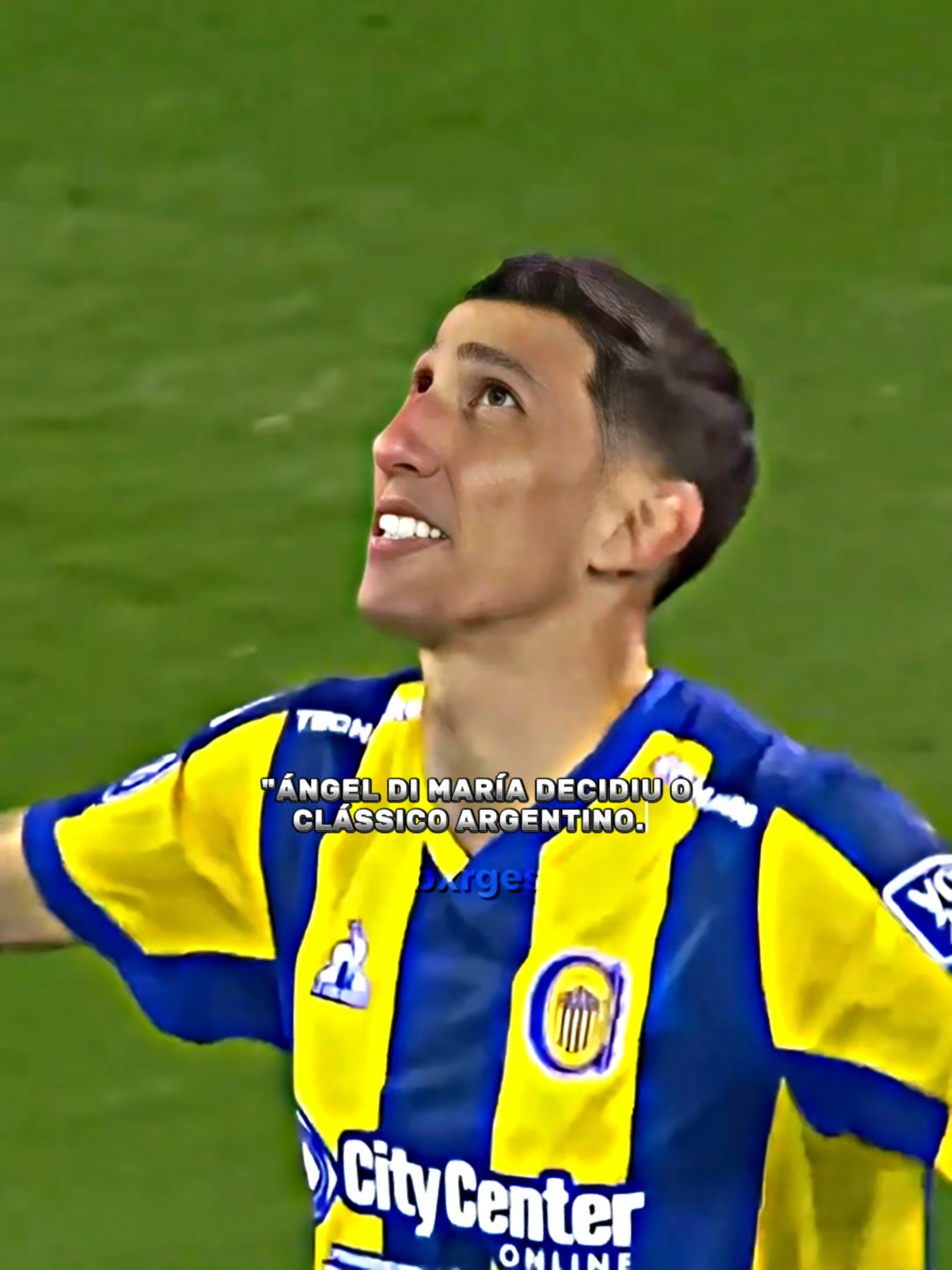 Ángel Di María decidiu o clássico argentino entre Rosário Central e Newell's Old Boys com um GOLAÇO de falta nos minutos finais. 🤯🔥 #dimaria #angeldimaria #rosariocentral #newellsoldboys #argentino #futebol #futbol #football #explore #viralvideos #foryou #fyp