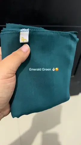 Yg susah nyari warna Emerald Green, sini aku punya hehe#fypシ゚ #parisjadulvarisha #hasiancollection 
