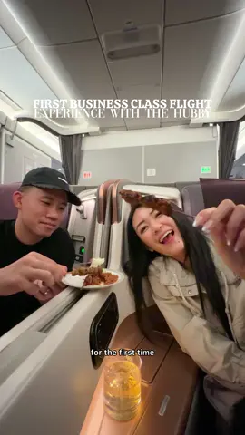 Had the best experience on Singapore air business class 🙈 All of the food heh ty cousin for the tickets/ wedding gift 😭 #businessclass #singaporeairlines #airplanetiktok #foodreview 
