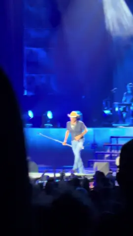 YOU MAKE IT EASY #jasonaldean #concert #country #youmakeiteasy 