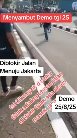 Jalan menuju Jakarta di blokir