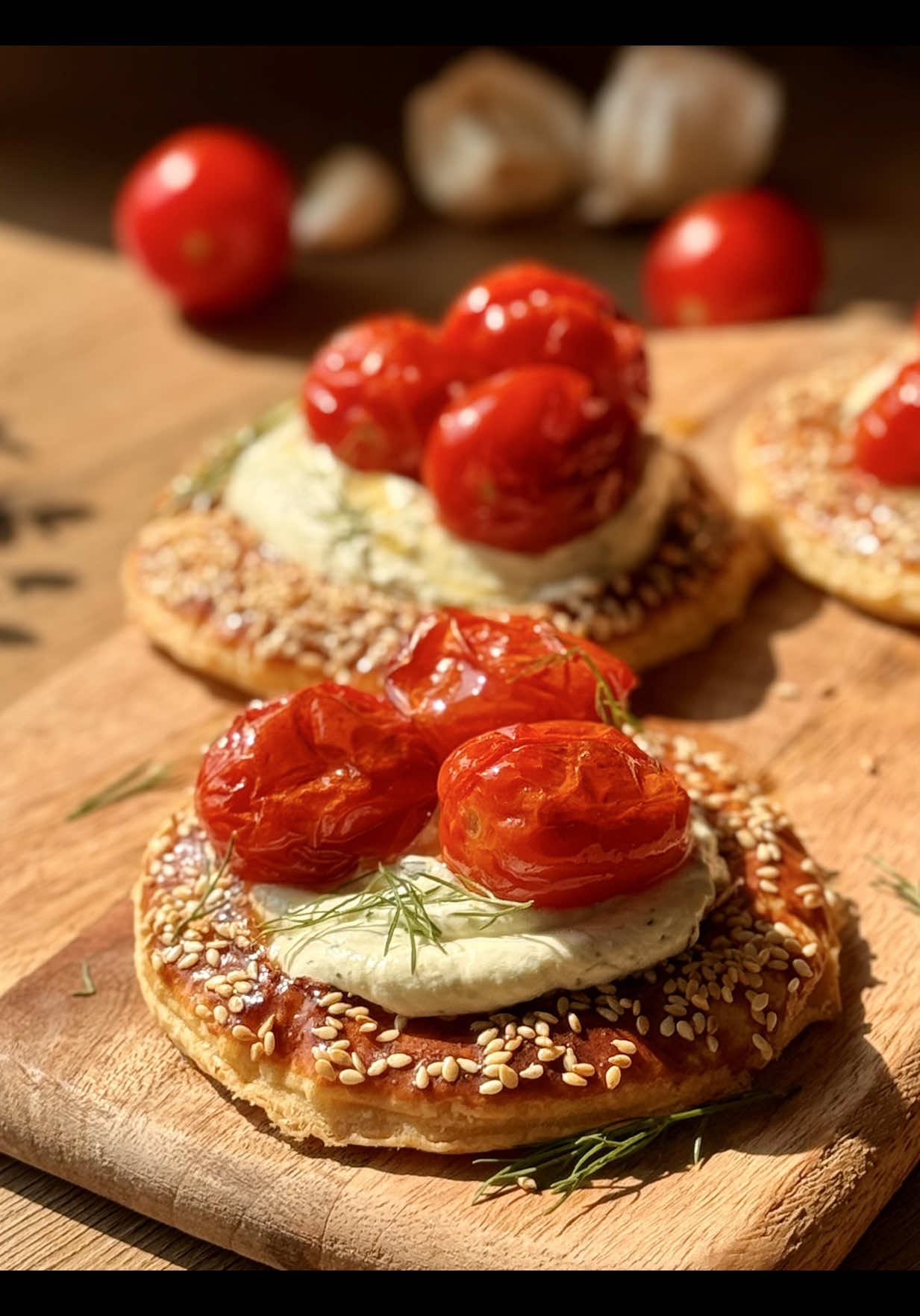 Sie sind so einfach, schnell zubereitet und sind soooooo köstlich 🤤 #blätterteigrezepte #blätterteig #schnellesrezept #mönchengladbach #tomato