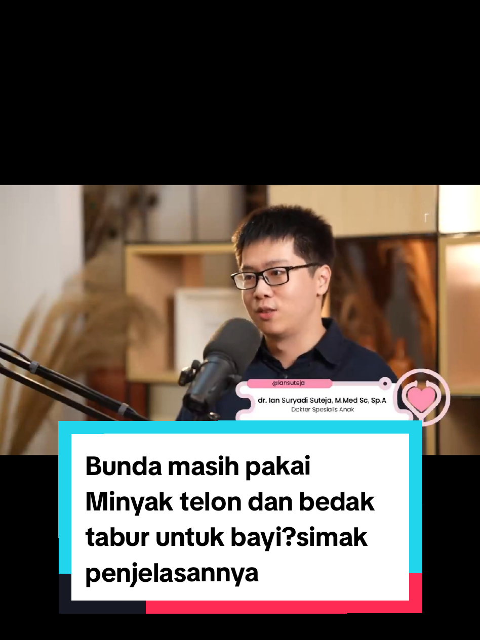 Minyak telon & bedak tabur, aman nggak sih buat bayi? Cek faktanya! Source: Gritte Agatha YouTube channel (Narsum: dr. Ian Suteja, M.Sc Med., Sp.A) #perawatanbayi #kulitbayi #minyaktelon #bedakbayi #tipsbayi 