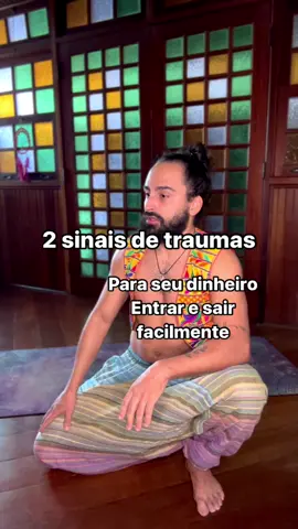 ✨ Dois sinais claros de que sua prosperidade está travada: 1️⃣ O dinheiro entra… mas vai embora rápido, sem nem dar tempo de você usufruir. Isso mostra um bloqueio com a energia da mãe, energia yin, ligada ao acolhimento e à segurança. 2️⃣ Você já viveu situações de rejeição e, sem perceber, passou a não confiar em si mesmo. Essa ferida se reflete diretamente na sua vida financeira, minando sua autoconfiança e sua capacidade de prosperar. Hoje é o último dia do Ritual da Prosperidade 🌑✨ (Lua Nova em Virgem 🌱). Eu vou mostrar um movimento de Yoga Terapia que ajuda a liberar esses bloqueios e abrir espaço para a abundância. 🔮 Quer participar? Entre no link da bio: “reiki kundalini” e tenha acesso ao grupo.