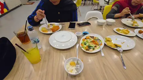 ya begitulah ceritanya😁