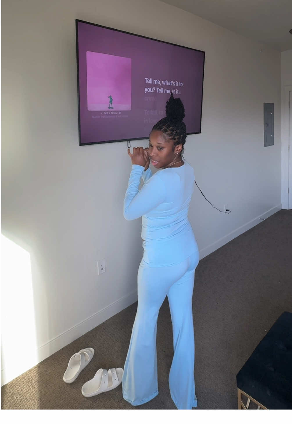 Get ready with me to lounge around & do chores! I love a cute lounge set 😍  #getreadywithme #grwm #grwmroutine 