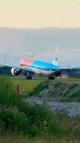 KLM (Orange Pride Livery) Boeing 777 –306 takeoff from Amsterdam to landing #take  #klm 