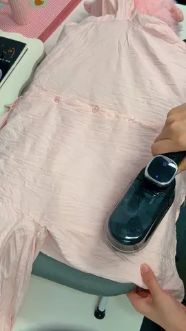 You will need this 👍👍 #iron #miniiron #steamiron #familymusthave #clothes #handheldiron #level #playhot #tiktokshopbacktoschool #playhotdy 