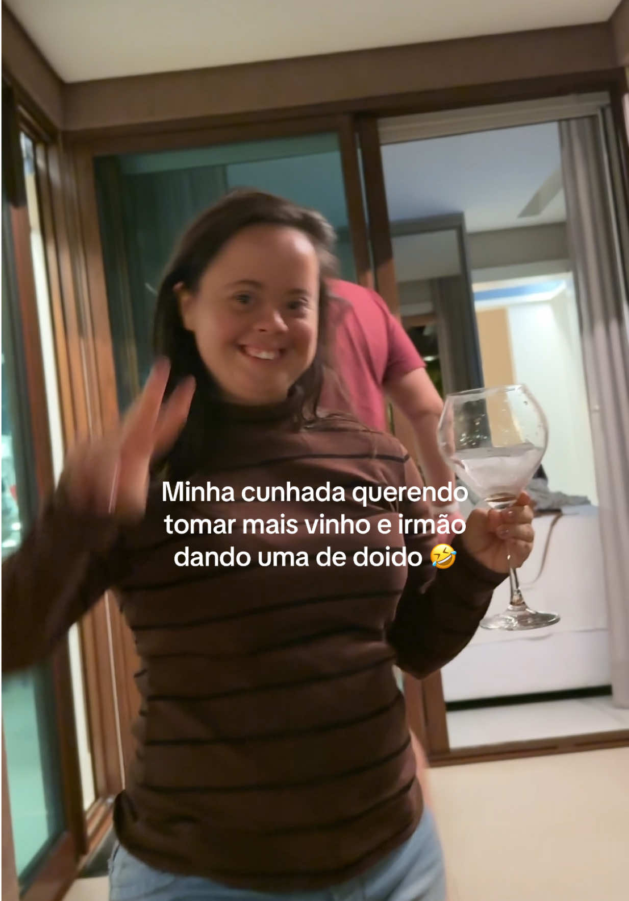 Oh irmão seguro 🤣🤣🤣 e cuidadoso!!! #fy #foryou #sindromededown #sd