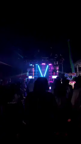 TURUS JOSS🔥 #horegkediri  #xuniaudiokediri  #fyp @x-uni pro audio   @X-uni pro audio @𝚃𝙴𝙰𝙼 𝙽𝙴𝙺𝙰𝚃  @uki_aninditalightingkdr @pengendali_lampu 