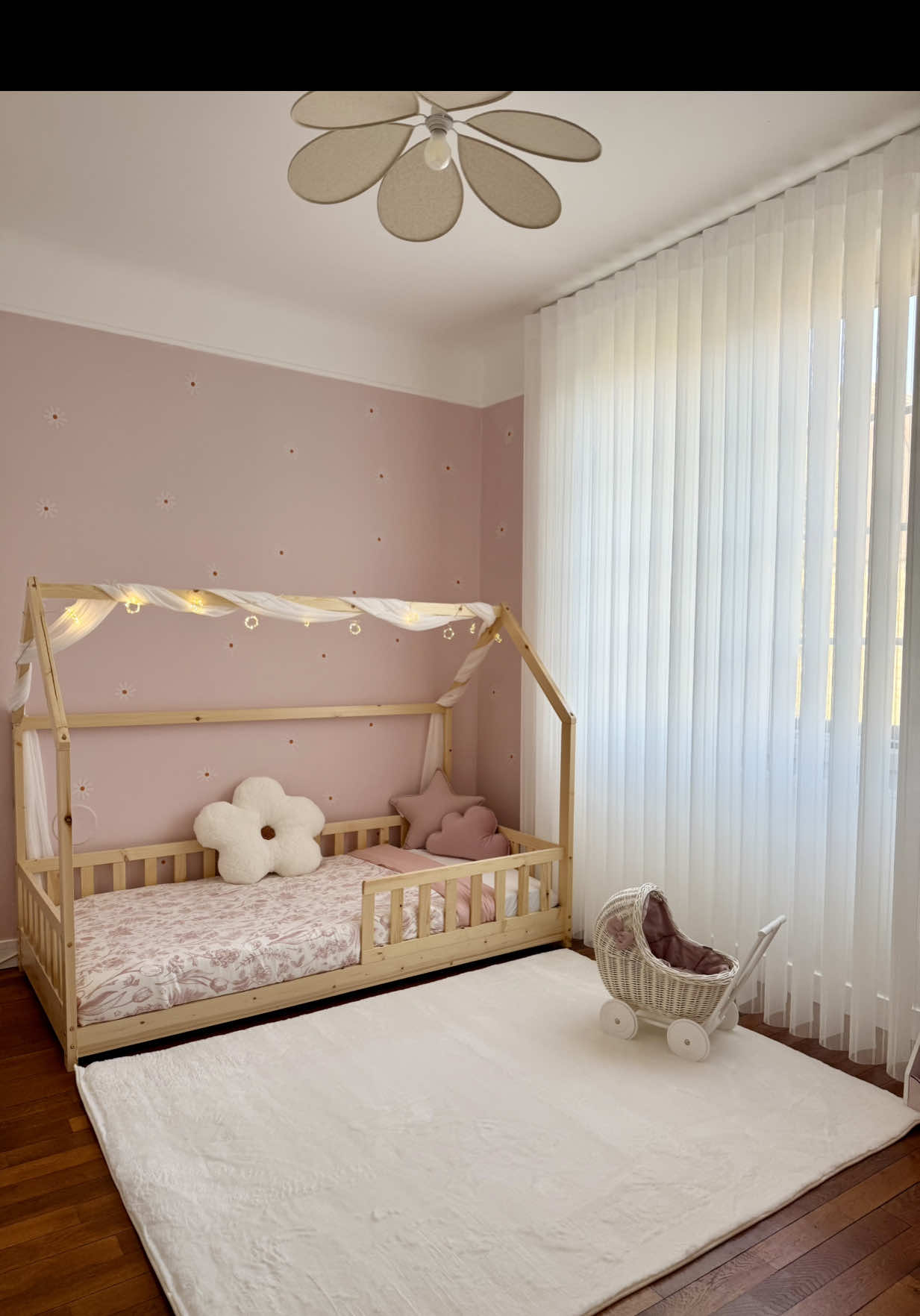BEDROOM SHAYMA 🌸 Voici enfin le résultat de la chambre de ma petite princesse Shayma, le Avant/Après tant attendu 🤩 Alors mes go, est-ce que j’ai relevé le défi ? Qui souhaiterait être la prochaine que je surprends avec une transformation ? Pour retrouver tous les produits utilisés, tapez SHEIN HOME sur le site. Et n’oubliez pas mon c0de RENO25AYA : 	•	15% dès 29€ d’achat 	•	20% dès 69€ d’achat Jusqu’à -60% sur une sélection déco. Insta : Aya_interiors_  Snap : ayainteriors @SHEIN France @SHEIN  #publicité #SHEINhomeNouvelleDeco #bedroom #pourtoii #challenge 