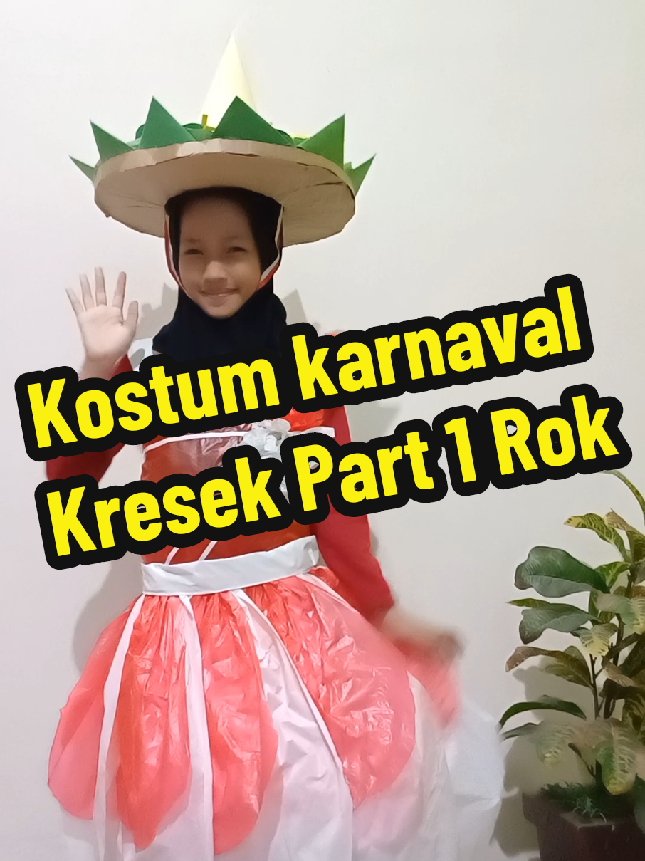 Tutorial membuat kostum gaun untuk karnava dari kantong plastik kresekl part 1 membuat rok #kostumkarnaval #kostumdaurulang #kostumkresek 