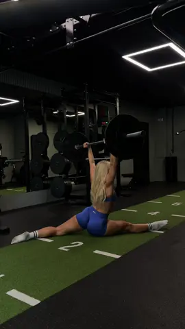 I hear only 1% of people can do this… @AYBL code STEPHSTORM wearing empower shorts size XS (size down!!) and empower sports bra size S