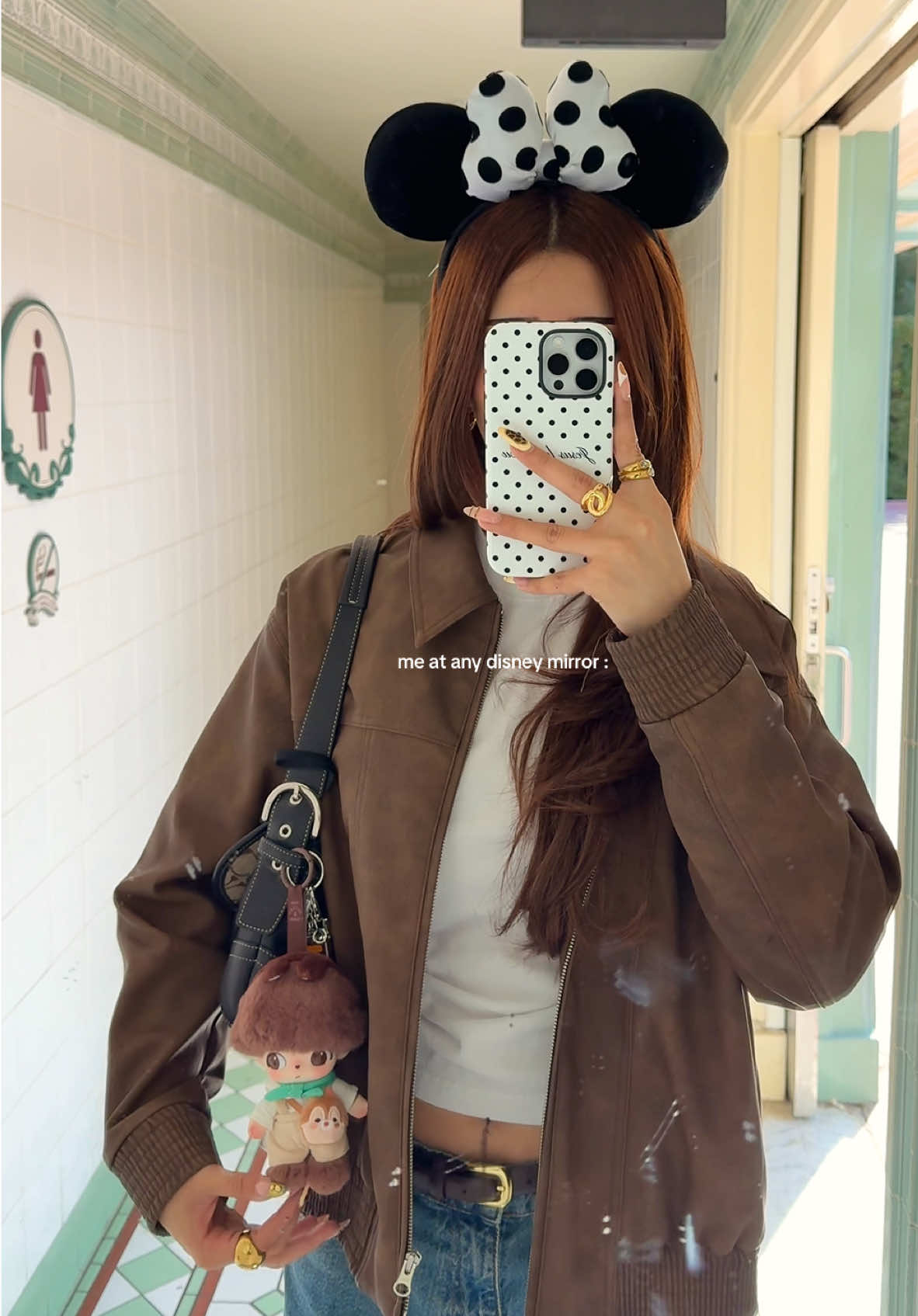 love me a mirror ootd 🤳🏻#disneyoutfits #OOTD 