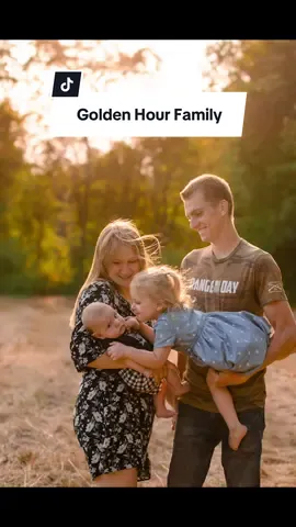 Golden hour + a gorgeous backyard + a family just being themselves = pure magic. 🌾✨ I love when sessions feel like real life — little kids running, dogs photobombing, parents soaking it all in. Those messy, in-between moments? That’s the good stuff. 💛 Fall in Maine always sneaks up fast — let’s get your family’s spot secured before the leaves are gone. 🍂