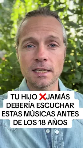 Tu hijo jamás debería escuchar estas músicas antes de los 18 años. ¿Por qué? Porque pueden marcar su cerebro para siempre. La música no es solo sonido: 🔹 Es vibración. 🔹 La vibración genera emoción. 🔹 Y la emoción moldea el cerebro. El problema es que muchas de las canciones virales de hoy están cargadas con frecuencias que fomentan ansiedad, tristeza, apatía y agresividad. ¿El resultado? Niños y adolescentes cada vez más inestables emocionalmente, que consumen más… y cuestionan menos. Por eso, mucho cuidado con lo que dejas entrar en tu hogar. No se trata solo de lo que ven tus hijos, también de lo que escuchan. La música puede nutrir su mente o intoxicarla. ✨ Crea un entorno sonoro que inspire calma, alegría y creatividad. Ellos merecen crecer con vibraciones que fortalezcan, no que destruyan. 👉 ¿Qué tipo de música has notado que cambia el estado de ánimo de tus hijos? Te leo en los comentarios. #madres #hijos #infancia #música #padres