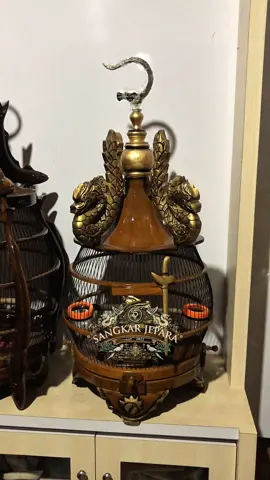 Sangkar perkutut minion naga Pesanan dari bos kalimatan semoga berkah barokah🤲🏽 📌PEMBAYARAN NON COD📌 ☎wa : 081548359912 📌Bisa request ukiran maupun finishing ya bosku melayani sesuai permintaan🙏😊 📌konsultasi melalui WA telpon/chat pribadi •screnshot barangnya & langsung tanyakan saja 🙏 𝙎𝙥𝙚𝙨𝙞𝙛𝙞𝙠𝙖𝙨𝙞: ~bahan full kayu jati ~ ruji fiber ~ Finishing : bisa request ~ Dikerjakan Oleh tangan Ahli dibidang Furniture.✅ ~ Sambungan kayu rapih & halus ~ Packing 100% Aman ✅& amanah sampai Lokasi.  ___________________________ 📍Alamat: Petekeyan Rt 07/rw 02 Tahunan jepara Jawa Tengah, Indonesia •Melayani juga castom sesuai permintaan🙏😊 ~Request :ukiran/Finishing ✅ (𝙆𝙚𝙣𝙮𝙖𝙢𝙖𝙣𝙖𝙣 & 𝙠𝙚𝙥𝙪𝙖𝙨𝙖𝙣 𝙖𝙣𝙙𝙖 𝙖𝙙𝙖𝙡𝙖𝙝  𝙥𝙧𝙞𝙤𝙧𝙞𝙩𝙖𝙨 𝙠𝙖𝙢𝙞)  •Foto real pict, real produk📸 __________________________ •Pengiriman melalui ekspedisi :  1.indah cargo 2.jnt cargo 3.ekspedisi meubel Dll. ___________________________ Konsultasi/Order : •No.WA☎: 081548359912(ad_sangkar_Jepara)  ________________________________________ 📌Sistem pembayaran: ~Menggunakan sistem DP✅ ~Dp masuk ✅barang di proses ♻️dan pelunasan saat barang  jadi dan kirim 🚛  𝙏𝙧𝙞𝙢𝙖𝙠𝙖𝙨𝙞𝙝,𝙨𝙚𝙢𝙤𝙜𝙖 𝙙𝙞𝙗𝙚𝙧𝙞 𝙠𝙚𝙡𝙖𝙣𝙘𝙖𝙧𝙖𝙣 𝙨𝙡𝙖𝙡𝙪 🙏 #sangkar #perkutut  #sangkarperkutut #sangkarperkututminion #sangkarperkututlomba #sangkarperkututindonesia #sangkarperkututjati #perkututlokalgacor #kungmania
