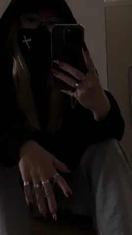 I know you love it #foryou #fy #viral #womanhands #masked 