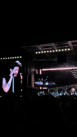 When you look me in the eyes featuring Kevin Sr. At Fenway park ! @Jonas Brothers @Kevin Jonas @joejonas @Nick Jonas   #fenwaypark #jonasbrothers #fenwayjonasbrothers #kevinjonas #boston