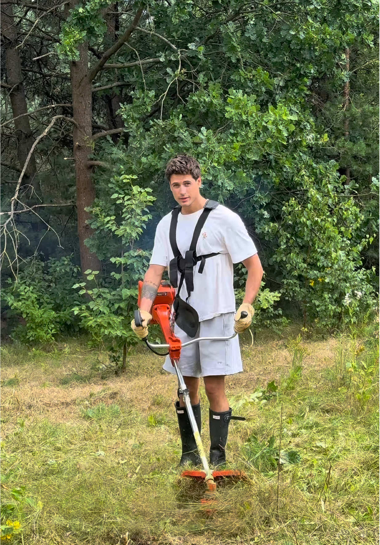 Zacząłem przygotowywać mój ogród marzeń i wszytko Wam tu pokażę. To będzie super przygoda! 👨‍🍳 I’ve started preparing my dream garden, and I’m showing you everything here. It’s going to be a great adventure! 👨‍🍳 #garden #cooking #grill #gardening #besttimeever