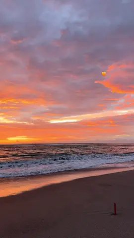 “Some changes are painful but necessary.” ❤️‍🩹🌅🌊 #sunsetlover #beachtherapy #goldenhour #oceansunset #paradise 