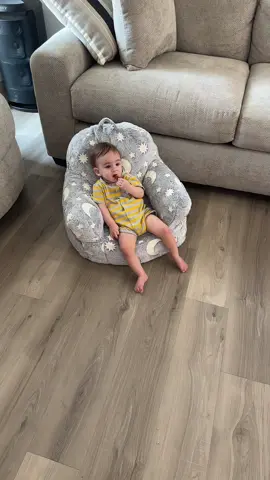 El más cómodo del mundo😂😂😂 #foryoupageofficiall #boymom #babyboy #funny 