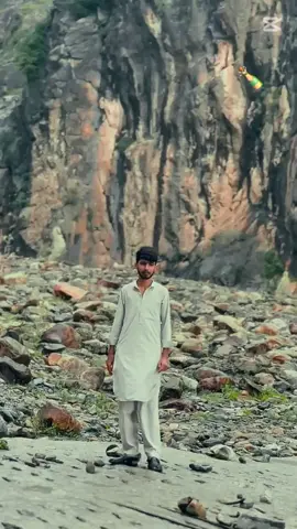 میں تمہیں بھول نہیں سکتا، اس لیے نہیں کہ میری یادداشت مضبوط ہے، بلکہ اس لیے کہ میرے پاس ایک دل ہے جو ایک بار بسنے والوں کو کبھی نہیں جھٹلاتا۔۔۔