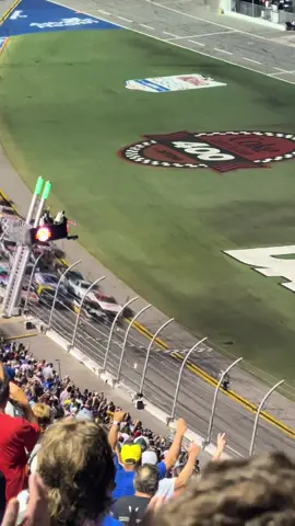 You don’t need therapy, you need to go to a Nascar race #fyp #abcxyz #nascar #daytona #racing 
