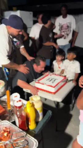 Let’s just say no one got to eat cake but we all did get caked … watch till the end 😂😂  #birthday #party #fyp #viral 