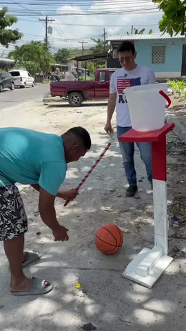 Mete la pelota usando el palo #bayruca #retos