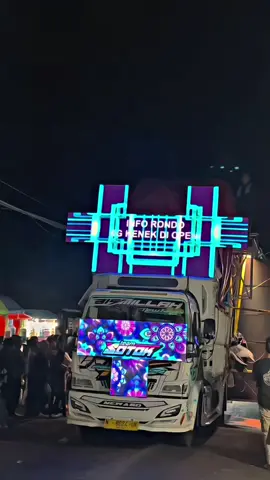 Ehh ya ampun gak bahaya ta 🤣🤣 @NEW ABD PRODUCTIONS #sondkarnavalindonesia #karnavalmalang #katakatahari #teamsotok #karnavalsoundsystem //properti by @SOUND KONTEN OFFICIAL 🙏🙏